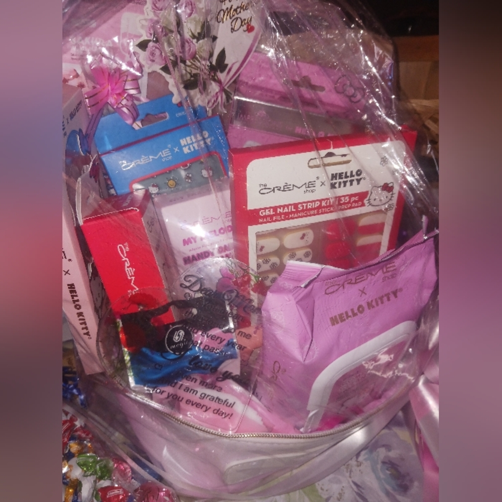 Hello Kitty Basket Bundle